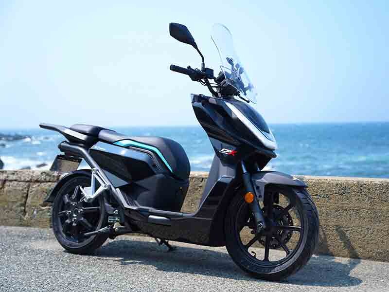 新型電動スクーター「Vmoto CPX EXPLORER」日本導入が決定！ 250ccクラス・価格は64.9万円