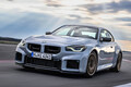 BMW新型「M2 CS」は50馬力アップ＆30キロ軽量化！ 0-100キロ加速ついに4秒切りを果たしたアスリートの驚異のスペックとは