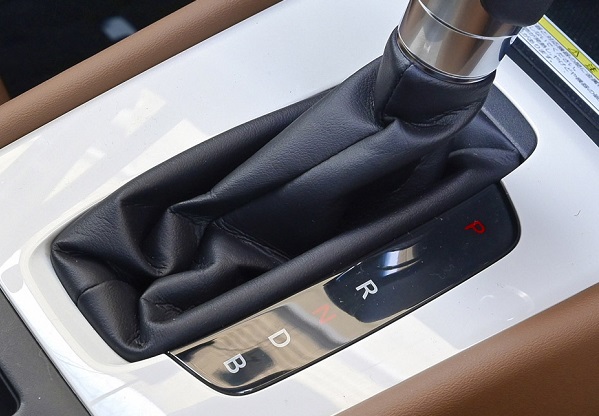 燃費よく運転するには ハイブリッドカーにある B レンジの上手な使い方 ベストカーweb 自動車情報サイト 新車 中古車 Carview