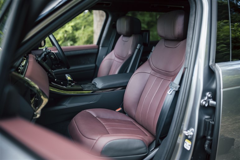 続々PHEV化で完成するレンジローバーの唯一無二の世界観。その裏で過激なV8モデルも準備中!?