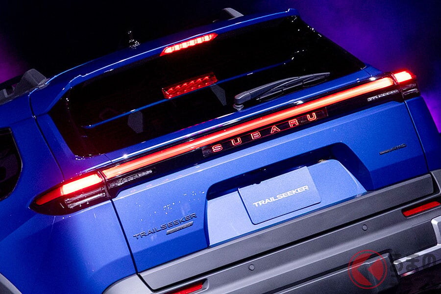【米国】スバル「最新“ワゴンSUV”」オフロードデザイン×375馬力のパワフルユニット採用！ トヨタの“兄弟車”も存在!? 新型「トレイルシーカー」どんなモデル？