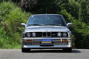 レースで“BMW”の名を轟かせるために生まれた初代「M3」はサーキットで熱く日常ではジェントルだった