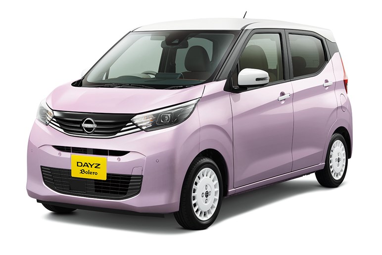 前年比3割減の日産「サクラ」は“売れていない”のか？ 購入者のリアルな評価と軽EV市場の動向