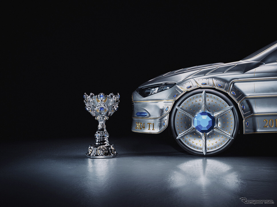 メルセデスベンツ、新型『CLA』のアート作品公開…「リーグ・オブ・レジェンド」世界大会のトロフィーに着想