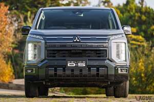 進化した三菱の“オールラウンドミニバン”新型「デリカD：5」のディテールとは？ 力強いスタイリングは迫力満点！ 新技術で向上した走破性も見逃せない