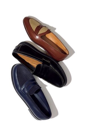 定番のクラシックから進化系のスニーカーまで、ローファー旋風到来！