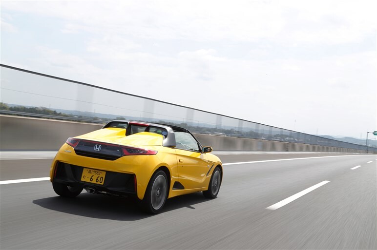 ホンダS660とアルトターボRSはどう違う？　清水和夫が解説