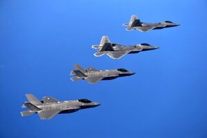 「F-35ってF-22の劣化版でしょ」←違うから！「ハイローミックス」ではないF-35の真骨頂とは
