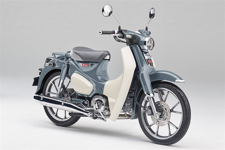 【制度は整ったが…】4月から普通自動車免許で125ccバイク解禁。でも今すぐ乗れないってどういうこと？