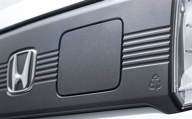 悲運の傑作「ホンダ e」のリベンジを狙う！ 今年発売新型「Nワン e:」はどんなクルマで、なぜ価格に注目なのか