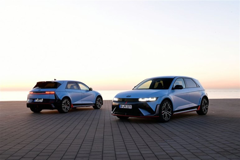 【日本で発売される？】7月登場のハイパワーセダン「IONIQ 6 N」。 驚異の加速と日本車にはないレトロモダンに注目