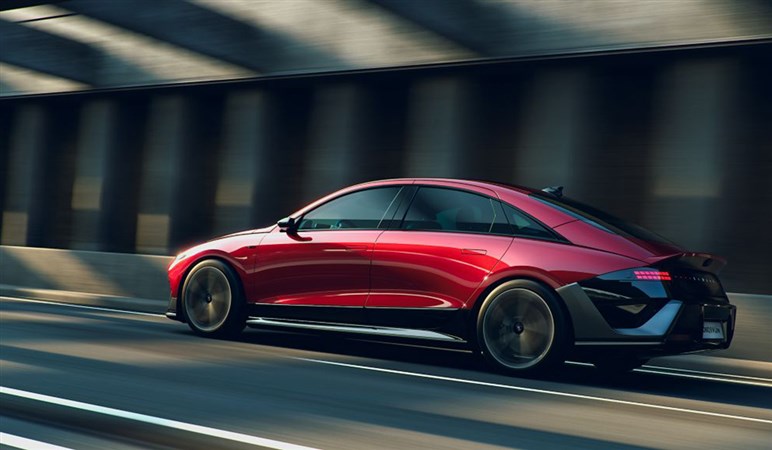 【日本で発売される？】7月登場のハイパワーセダン「IONIQ 6 N」。 驚異の加速と日本車にはないレトロモダンに注目