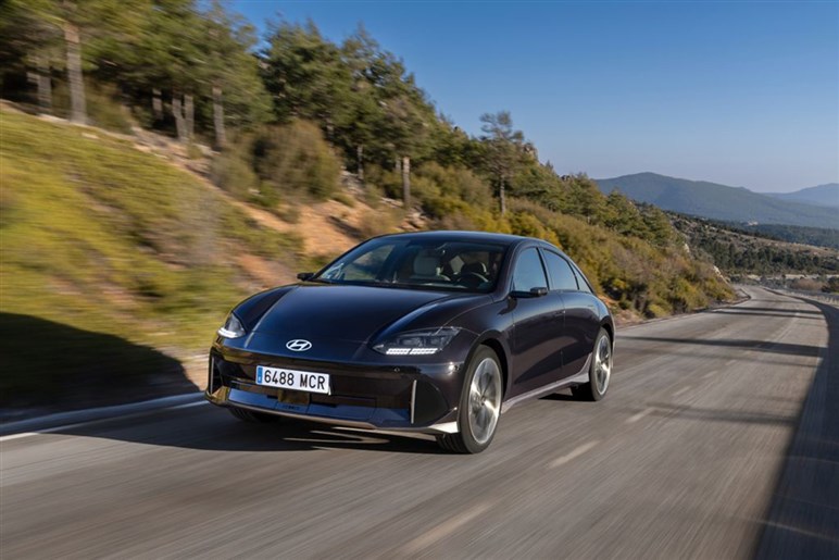 【日本で発売される？】7月登場のハイパワーセダン「IONIQ 6 N」。 驚異の加速と日本車にはないレトロモダンに注目