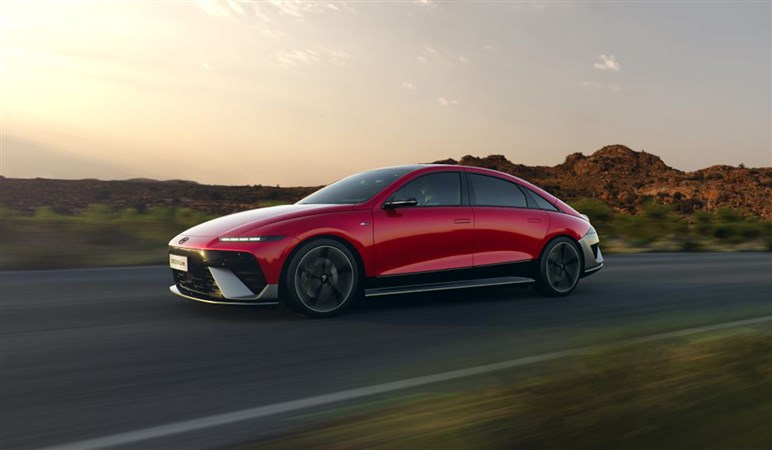 【日本で発売される？】7月登場のハイパワーセダン「IONIQ 6 N」。 驚異の加速と日本車にはないレトロモダンに注目