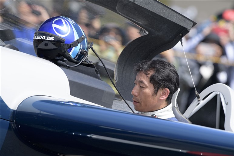 空から始まるレクサスの“もっといいクルマづくり”。第2戦を終え室屋義秀選手は連覇へ前進…最終戦大阪ラウンドの見どころは？