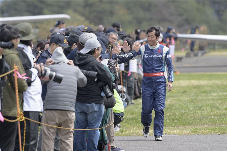 空から始まるレクサスの“もっといいクルマづくり”。第2戦を終え室屋義秀選手は連覇へ前進…最終戦大阪ラウンドの見どころは？