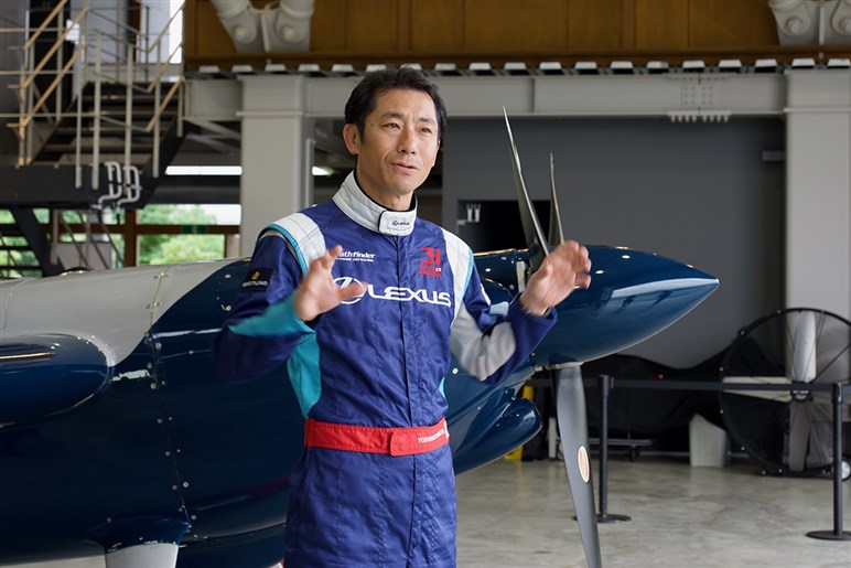 空から始まるレクサスの“もっといいクルマづくり”。第2戦を終え室屋義秀選手は連覇へ前進…最終戦大阪ラウンドの見どころは？