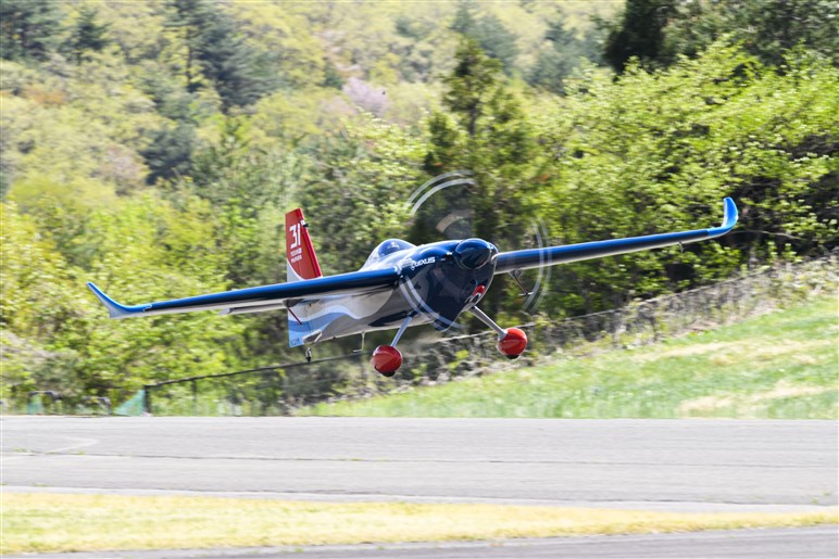 空から始まるレクサスの“もっといいクルマづくり”。第2戦を終え室屋義秀選手は連覇へ前進…最終戦大阪ラウンドの見どころは？