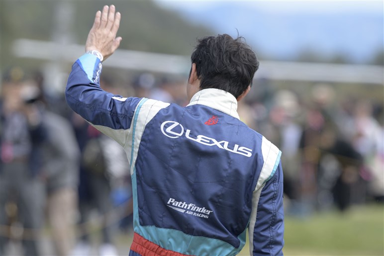 空から始まるレクサスの“もっといいクルマづくり”。第2戦を終え室屋義秀選手は連覇へ前進…最終戦大阪ラウンドの見どころは？