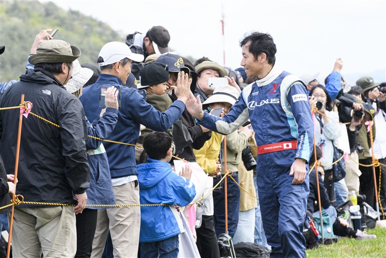 空から始まるレクサスの“もっといいクルマづくり”。第2戦を終え室屋義秀選手は連覇へ前進…最終戦大阪ラウンドの見どころは？