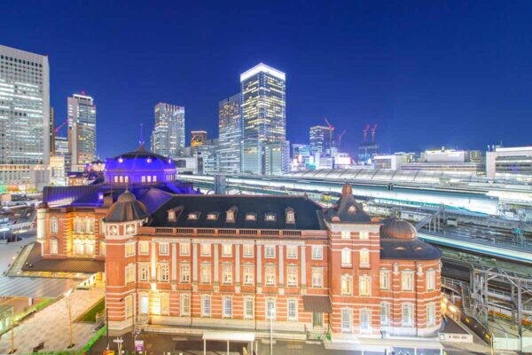 東京駅「赤レンガ駅舎」が、よく見ると“南側だけ長い”ナゾ 利用者の不満を買った「100年前の構造」をひもとく