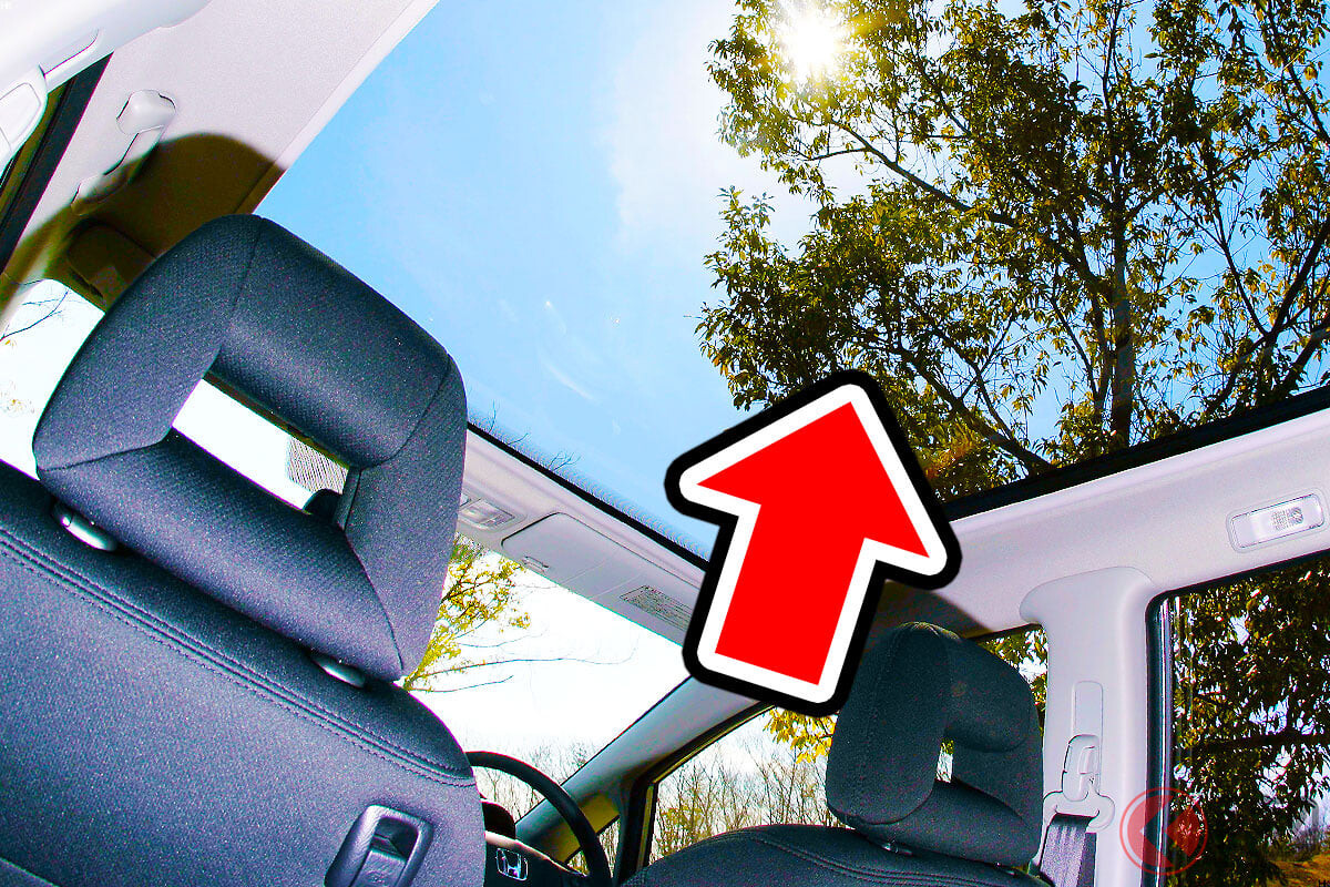 新車149万円！ ホンダの斬新「スケスケワゴン」が凄い！ 大胆すぎる「巨大ガラスルーフ」搭載！ 実用性もバツグンの「エアウェイブ」は今注目したい一台！