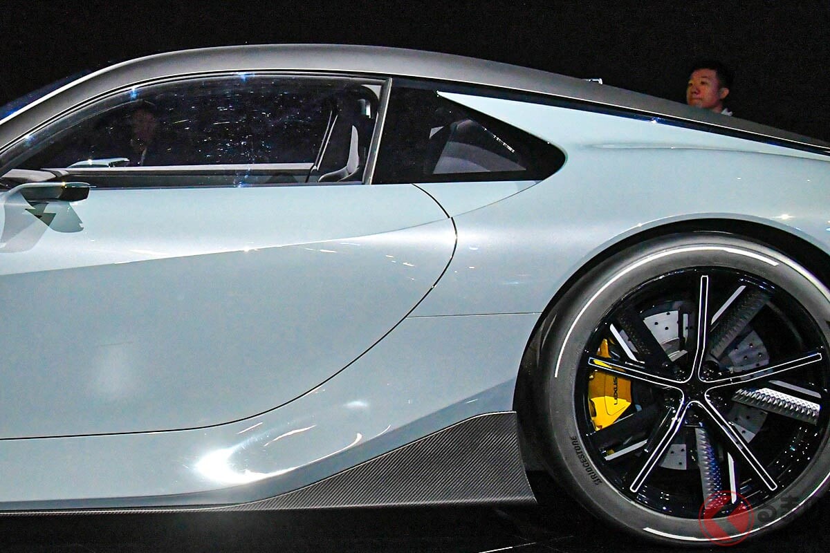 レクサス“新”「スーパーカー」初公開！ 超“高回転”型「V8」搭載？ 豪華なインテリアも明らかになった「レクサス スポーツコンセプト」どんなモデル？