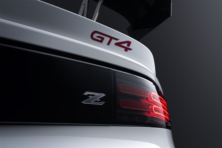 日産、フェアレディZをベースとしたGT4レーサーを発表。23年シーズンから供給開始
