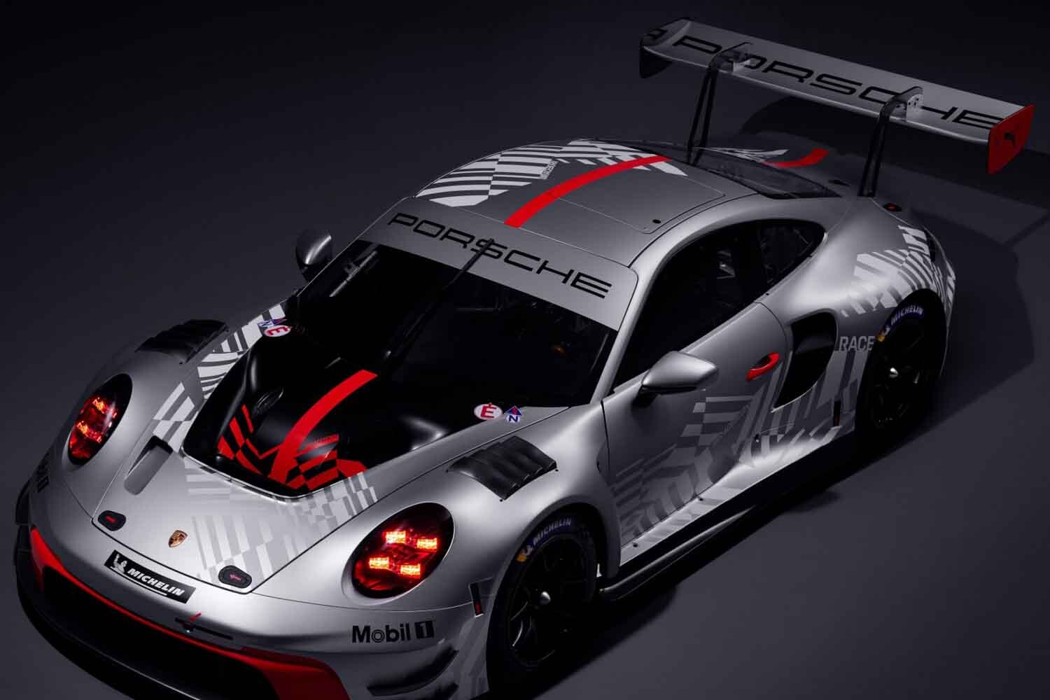 テスト車両を実戦投入して好成績を獲得！2026年型ポルシェ「911 GT3R」は空力と足まわりをブラッシュアップ