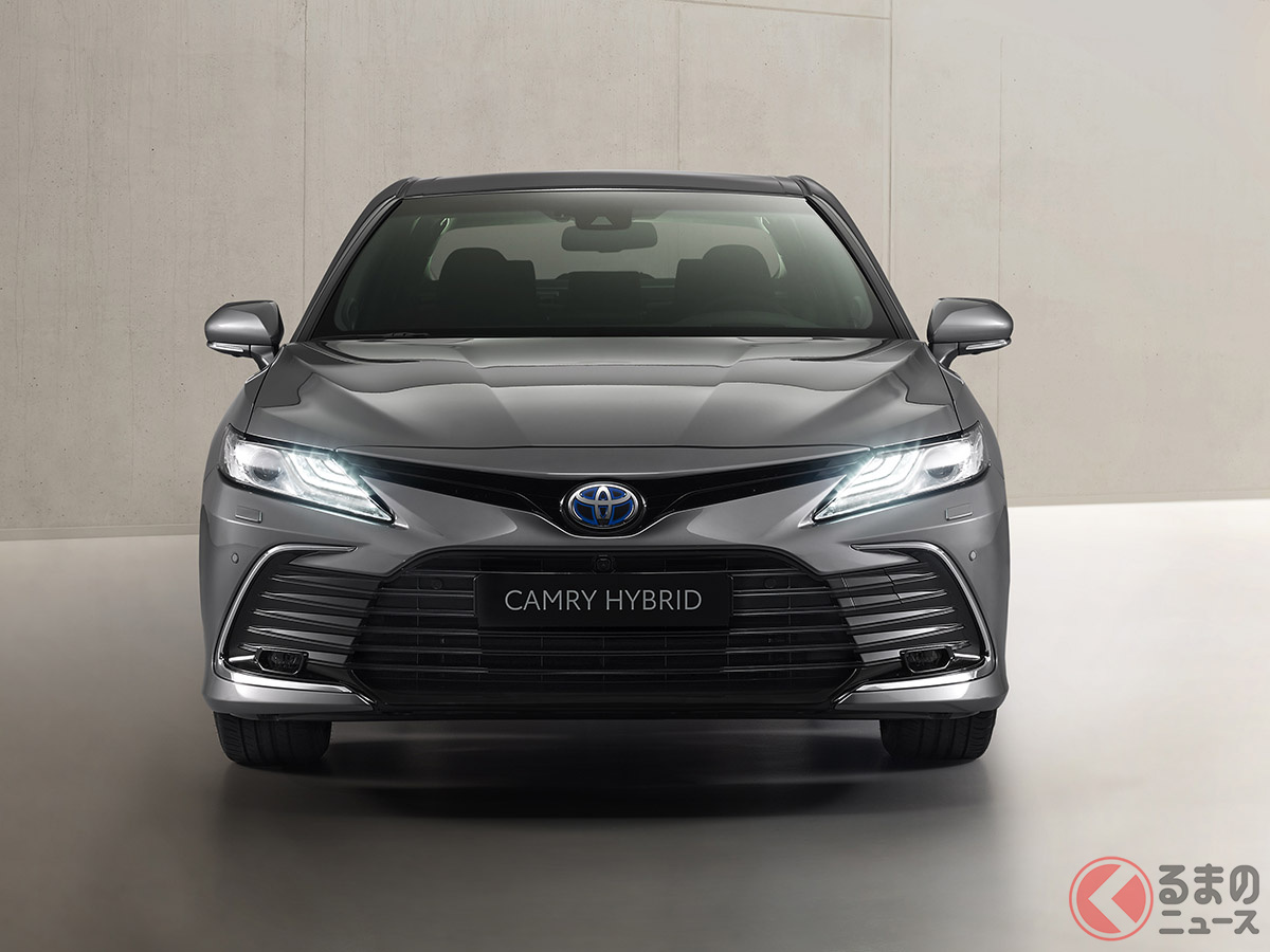 トヨタ新型 カムリ ハイブリッド 登場 よりダイナミックなデザインへと変貌 くるまのニュース 自動車情報サイト 新車 中古車 Carview