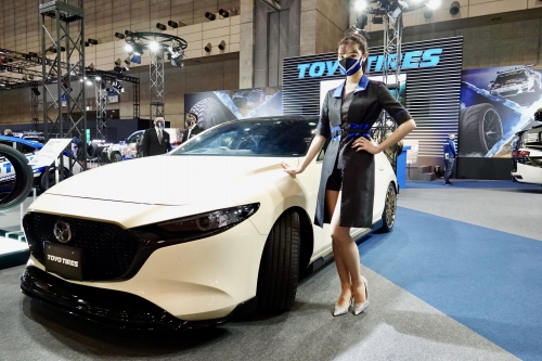 東京オートサロン2022】2年ぶりの熱気!カスタムカーを彩った美女 東京オートサロン2022】2年ぶりの熱気!カスタムカーを彩った美女