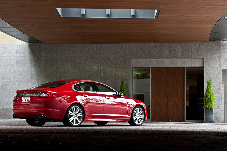 スマート＆クール！ 新型ジャガーXFに試乗