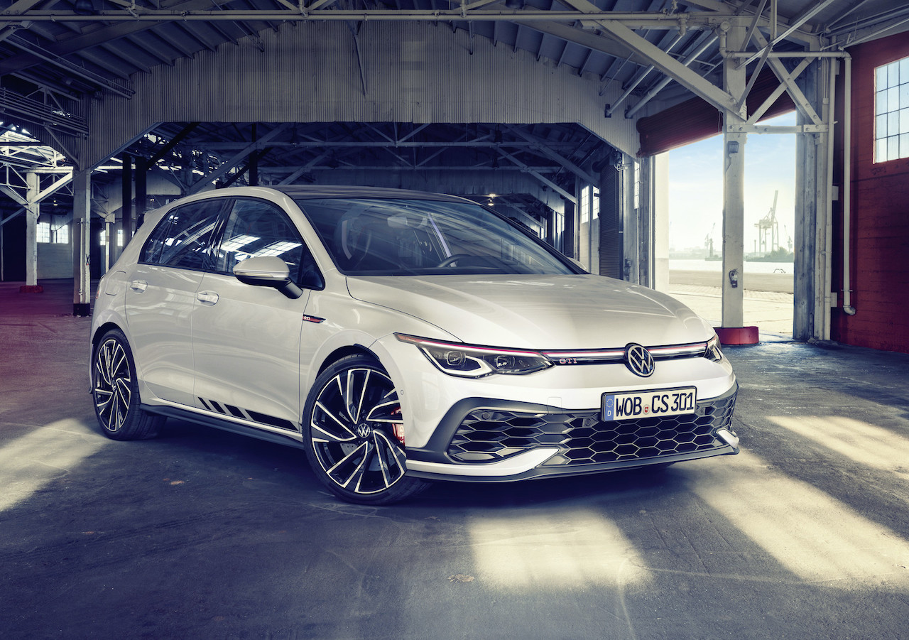 最高出力300psを発揮 究極のffスポーツ フォルクスワーゲン ゴルフ Gti クラブスポーツ デビュー Genroq Web 自動車情報サイト 新車 中古車 Carview
