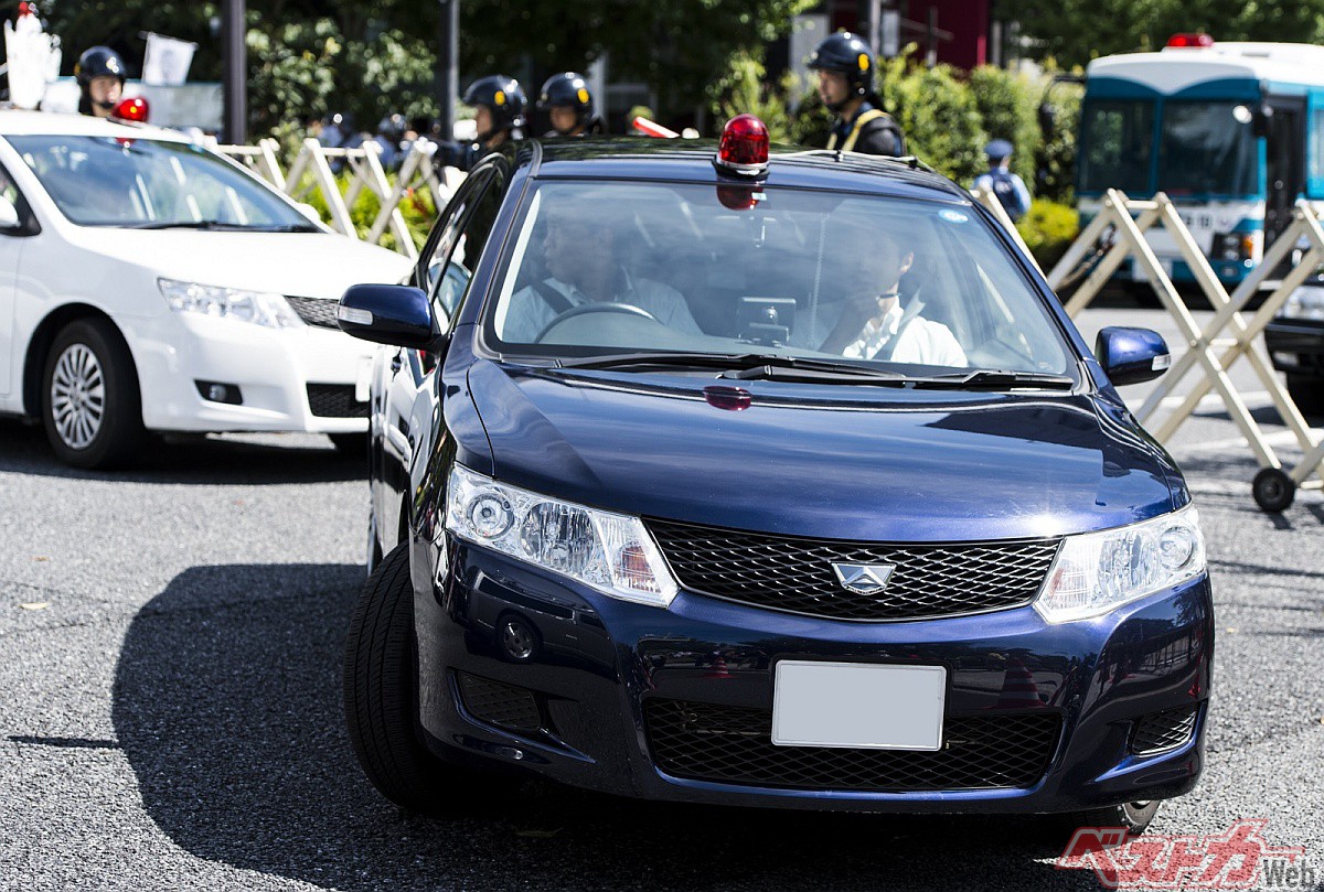 警察マニア予備軍以外 誰得 細かすぎる覆面パトカーの見分け方 ベストカーweb 自動車情報サイト 新車 中古車 Carview