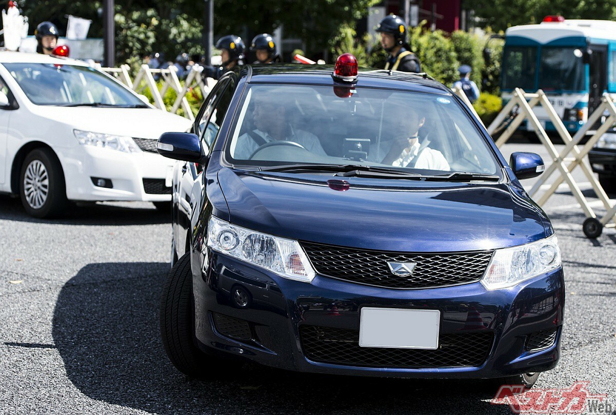 警察マニア予備軍以外、誰得!?　細かすぎる覆面パトカーの見分け方