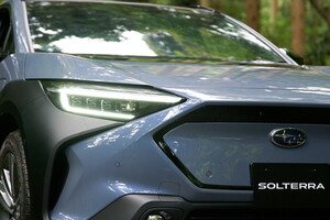 スバル 新型EV「ソルテラ」公開 全輪駆動SUV 米欧中などへ展開