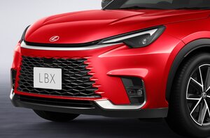 レクサスLBX「弱点をつぶす」一部改良！新グレードも追加