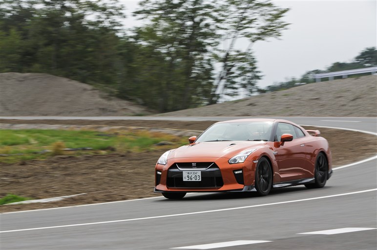 NSXとGT-R、限界走行テストはスマホとガラケーぐらい別モノだった!?