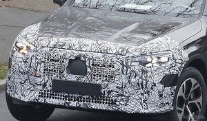 メルセデスベンツ『GLC』改良新型、ドデカグリル採用！ 車内には第4世代MBUXインフォテインメント