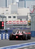 フォーミュラE 東京E-Prix第9戦、日産ローランドが優勝…ブースト残り12秒で逆転！