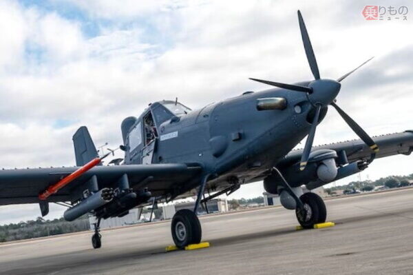 プロペラ機なんて時代遅れでは…←いいえ！「スカイレイダー」の名を継ぐ2代目 米軍が運用スタート