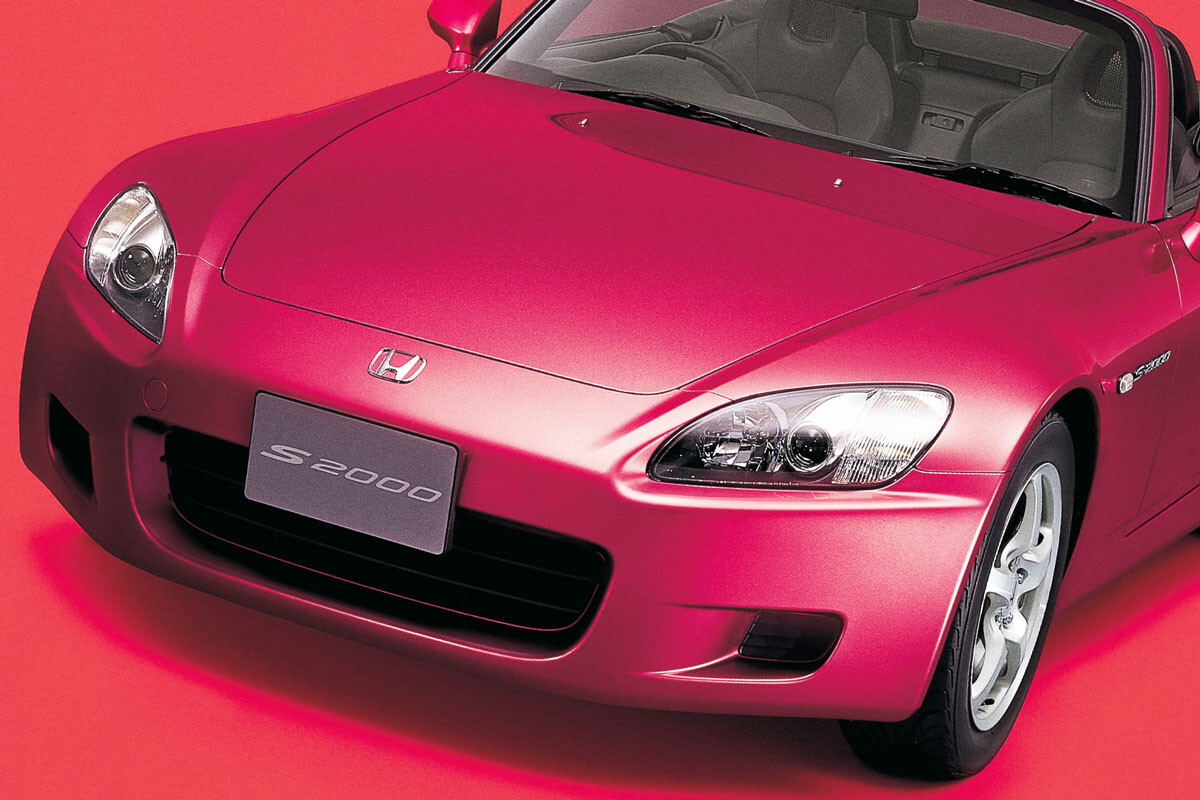 ホンダ S2000の中古車が急騰!! 1年で平均80万円上昇の「なぜ」 エンジン撤退発表で最後の至宝に需要殺到!?