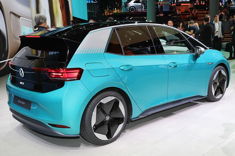 VWにとってゴルフ並みに重要な電気自動車ID.3は約360万円～で電池容量は3タイプが存在