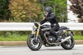 大型バイクの不安要素のひとつ「重さ」はコーナリングの安心感に繋がっていた!? トライアンフ「スピードツイン1200RS」はモダンクラシックなデザインと走りが魅力の高性能ネイキッド