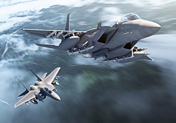 消滅しかけた「2人乗り戦闘機」が復権？ 変化しつつあるパイロットの役割 “もう一人がいないと酷”なワケとは