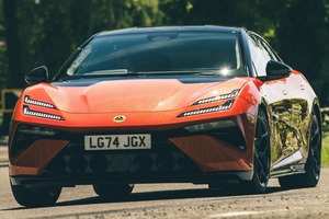 リミット1万7000rpm　ロータス・エメヤ 600 GT（2）　ステアリングがハイライト　EV時代のブランド像