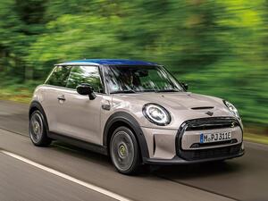 電気自動車 MINIクーパーSEの日本導入は難しい？ ゴーカートフィールはBEVでも健在か【海外試乗】