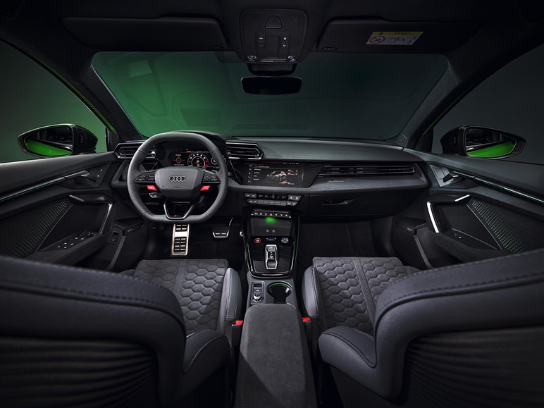 【ニュル最速を記録】新型アウディ「RS3」がドイツで発表。何が変わった？