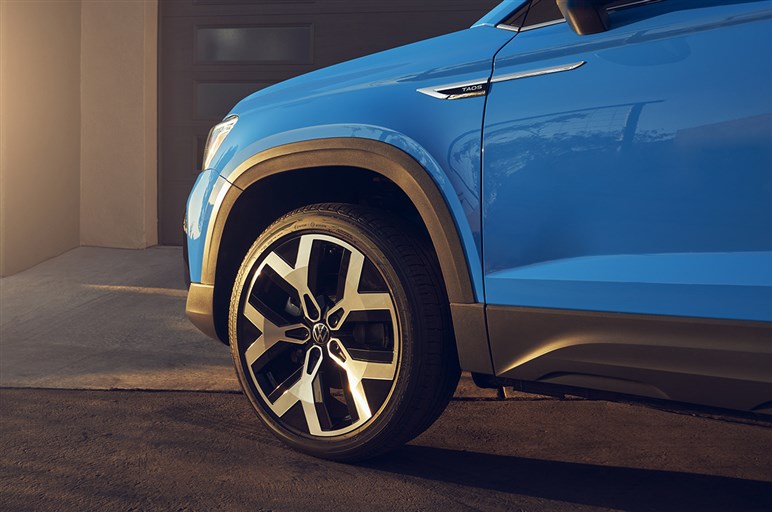 【日本でも売れそう】フォルクスワーゲンの中型SUV「タオス」がイケてる｜写真でチェック
