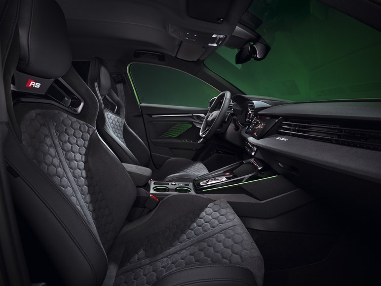 【ニュル最速を記録】新型アウディ「RS3」がドイツで発表。何が変わった？